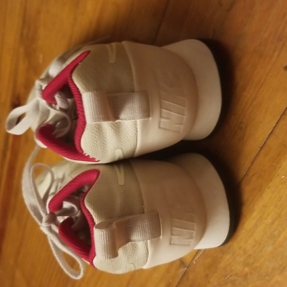 Nike running shoes - Picture 3 of 9